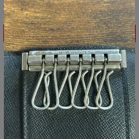 Sale ~ Louis Vuitton Graphite 6 Key Cles - 100% Authentic - Picture 6 of 7
